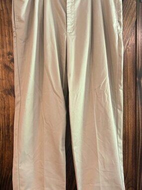 IZOD Men's Tan Pants 42/32